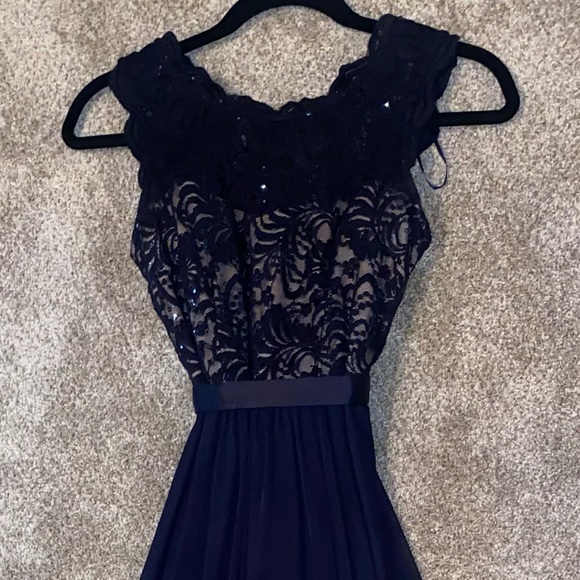 R&M Richards Long Formal Dress - Picture 3 of 5